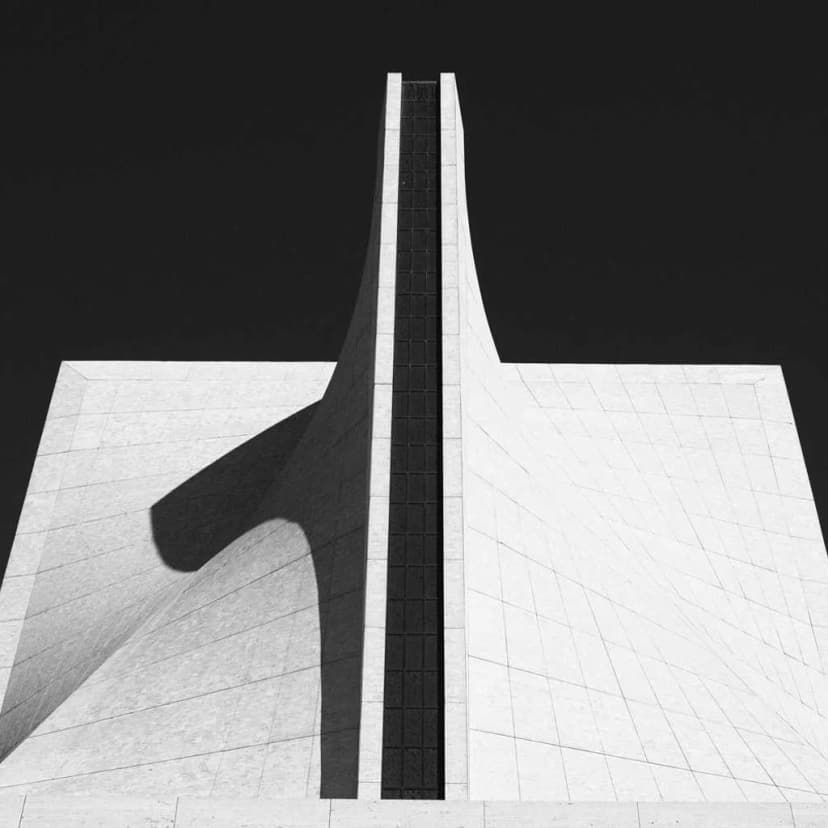 Business leaders discussing new energy finance at Abu Dhabi Finance Week