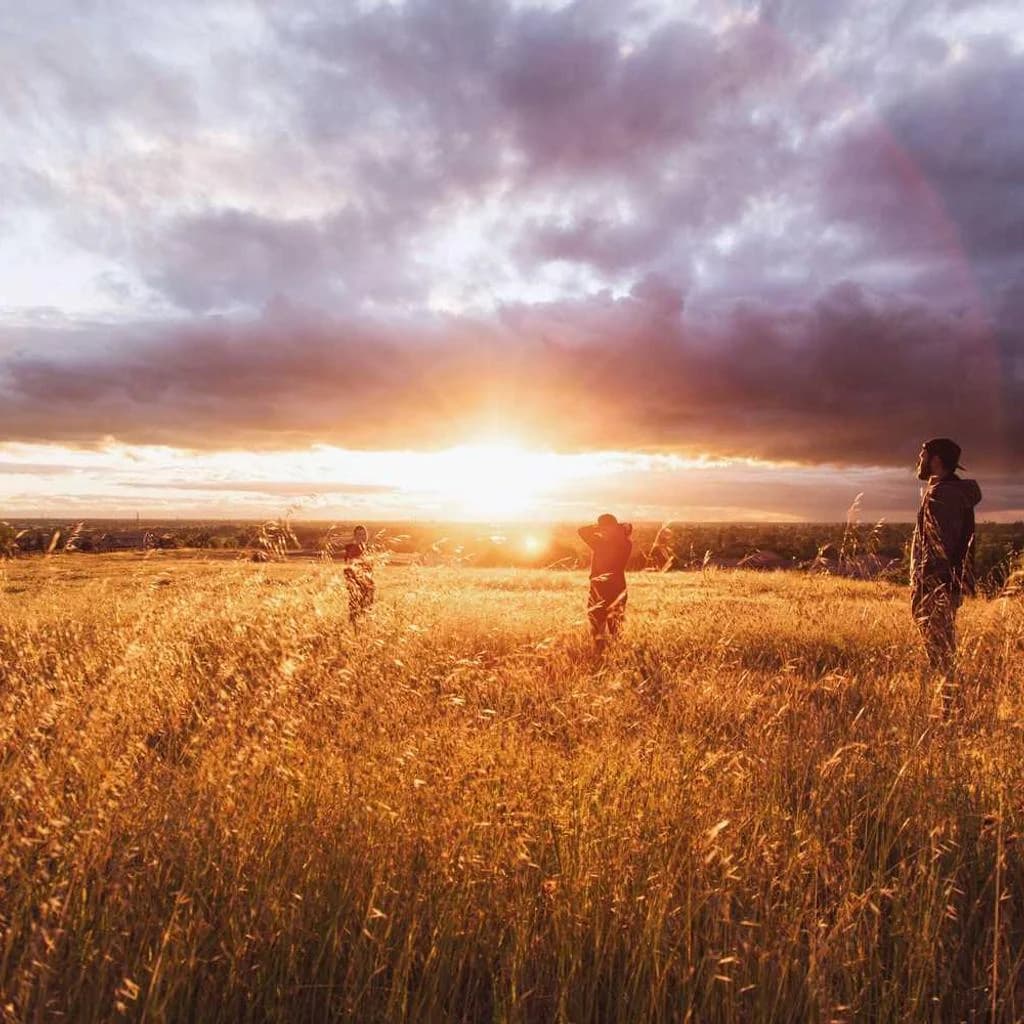 Bank of Italy building and Ethereum logo symbolizing traditional finance and blockchain